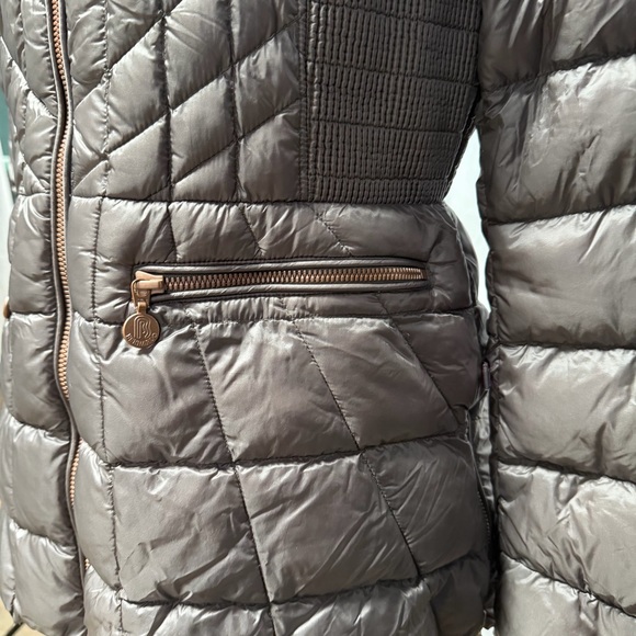 Bernardo Women's Puffer Jacket - Taupe - Picture 6 of 9